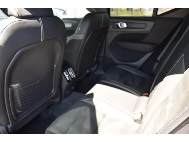 Volvo XC40 Recharge P8 AWD R-Design 2020 Elektrisch 25