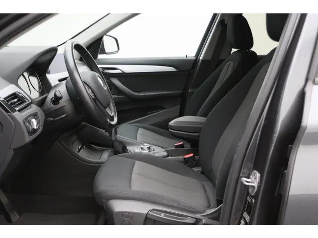 BMW X1 xDrive25e Executive 2021 Hybride Benzine 11