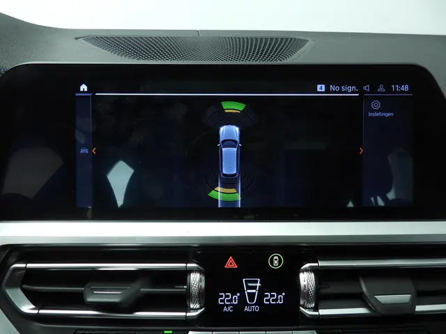 BMW 3 Serie Touring 330i xDrive 2022 Benzine 35