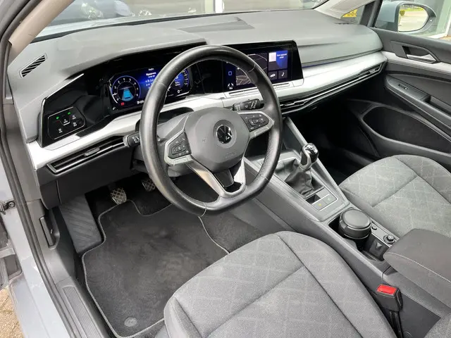 Volkswagen Golf 1.5 TSI Life 2020 Benzine 8