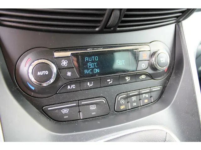 Ford C-MAX 1.0 Titanium 2013 Benzine 22