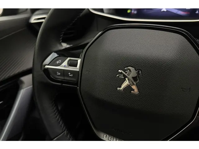 Peugeot 2008 1.2T Allure 2020 Benzine 19