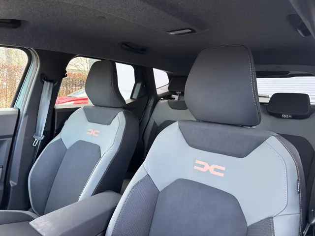 Dacia Duster 1.6 Hybrid 140 Extreme 2024 Hybride Benzine 7