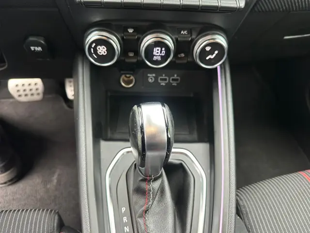 Renault Clio 1.3 TCe R.S. Line 2019 Benzine 21