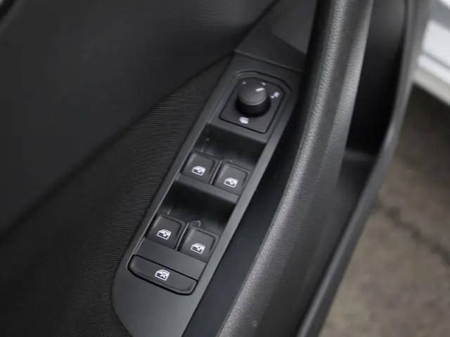 Škoda Kamiq 1.0TSI/115PK Selection DSG 2025 Benzine 18