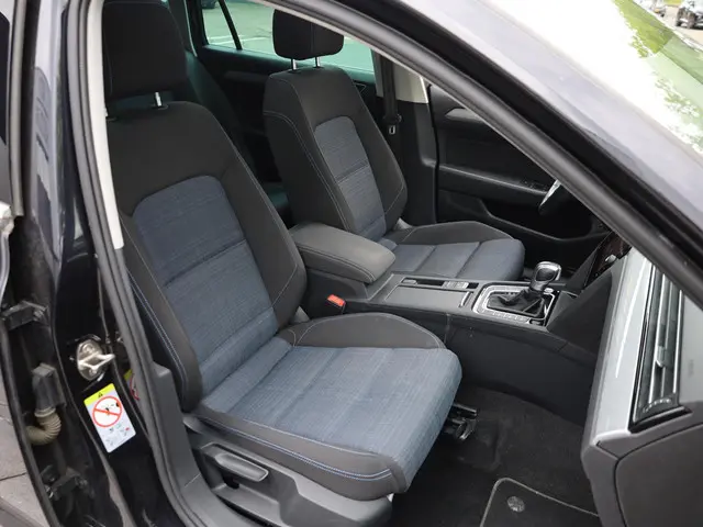 Volkswagen Passat GTE 2021 Hybride Benzine 38