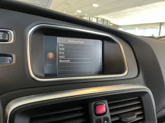 Volvo V40 Cross Country T3 Polar+ Luxury 2019 Benzine 25