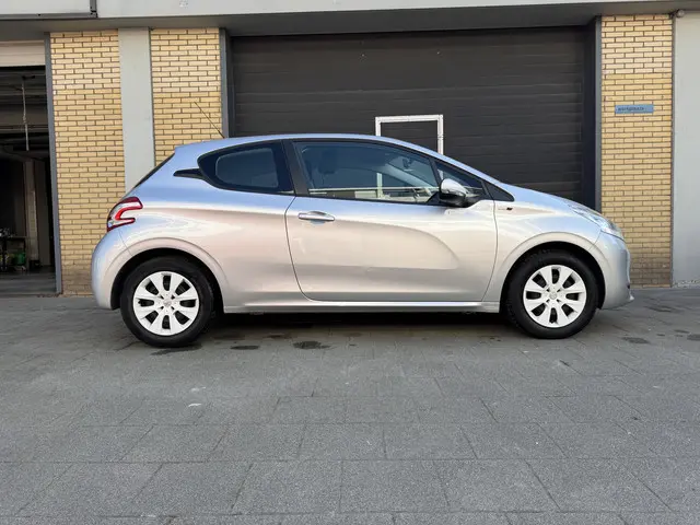 Peugeot 208 1.0 PureTech LIKE 2015 Benzine 14