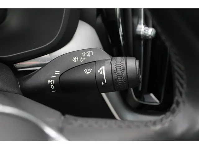 Volvo XC60 2.0 B5 Momentum Exclusive 2021 Benzine 26