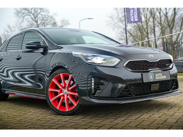 Kia Ceed 1.6 T-GDi GT 2019 Benzine 35