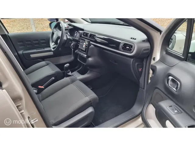 Citroën C3 1.2 PureTech Plus 2024 Benzine 9