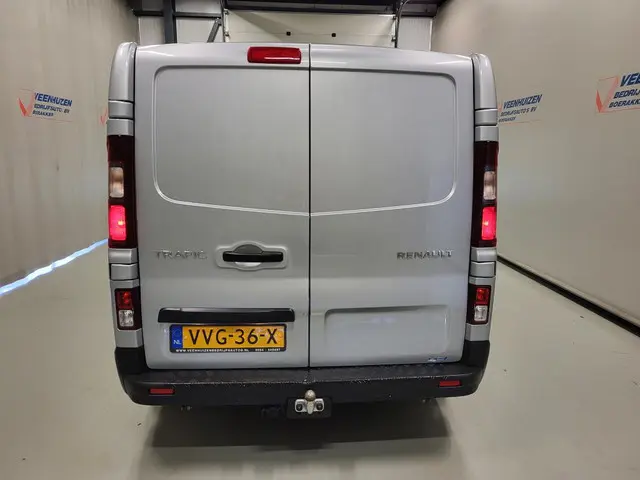 Renault Trafic 2.0dCi L2/H1 Trekhaak Euro 6! 2023 Diesel 15