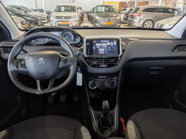 Peugeot 208 1.2 PureTech Blue Lion 2016 Benzine 9