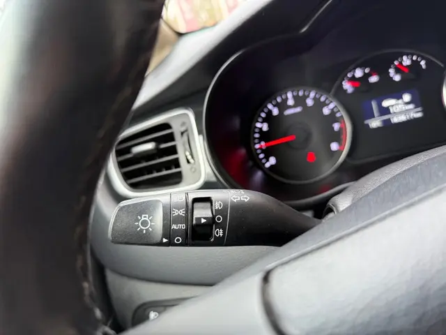 Kia Carens 1.6 GDi ExecutiveL. 2016 Benzine 38