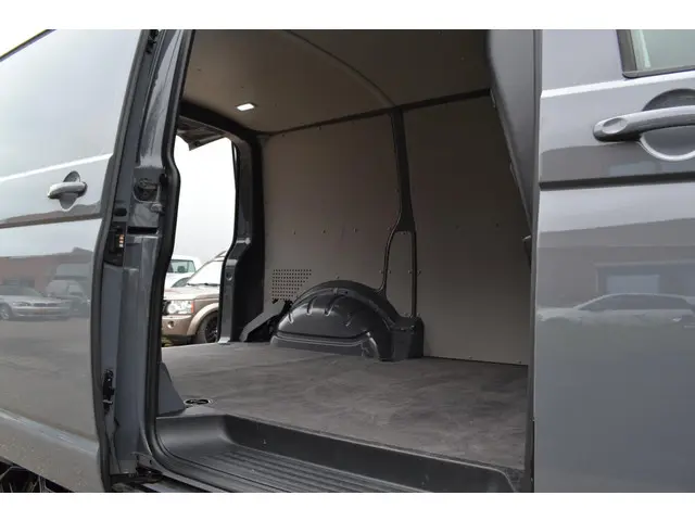 Volkswagen Transporter 2.0 TDI 2018 Diesel 12