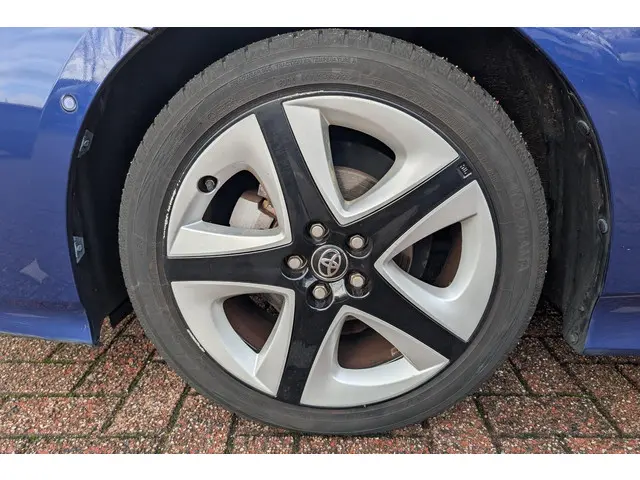 Toyota Prius 1.8 Executive 2016 Hybride Benzine 12