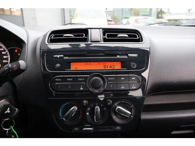 Mitsubishi Space Star 1.0 Cool+ 2020 Benzine 22