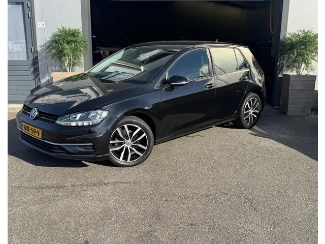Volkswagen Golf 1.5 TSI Highline 2019 Benzine 8