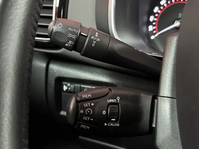 Citroën C5 Aircross 1.2 PureTech Live 2019 Benzine 29