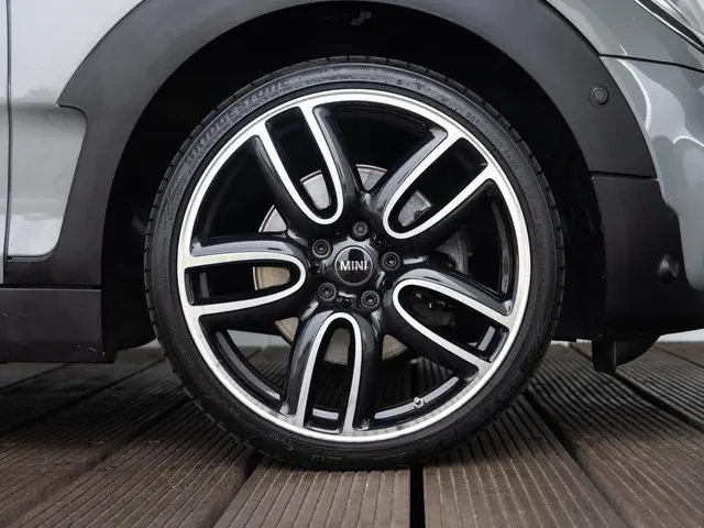 MINI Clubman Cooper S Aut. 2018 Benzine 6