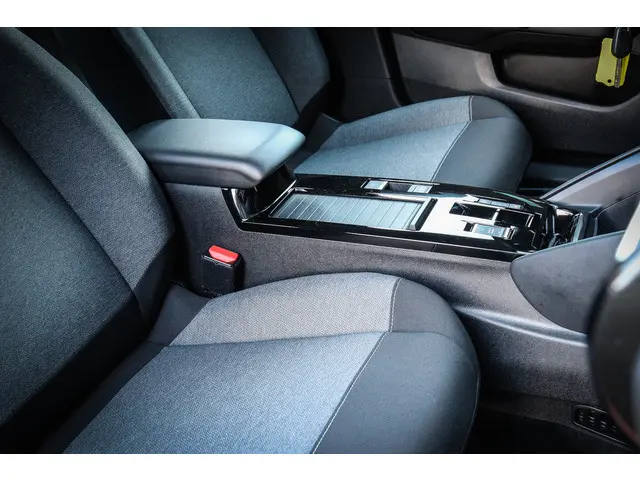 Citroën ë-C4 Feel 50 kWh 2022 Elektrisch 14