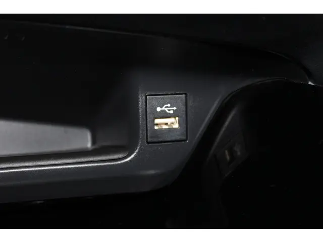 Toyota C-HR 1.8 Hybrid Dynamic 2022 Hybride Benzine 35