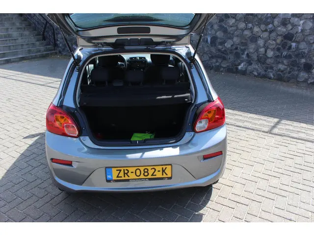 Mitsubishi Space Star 3