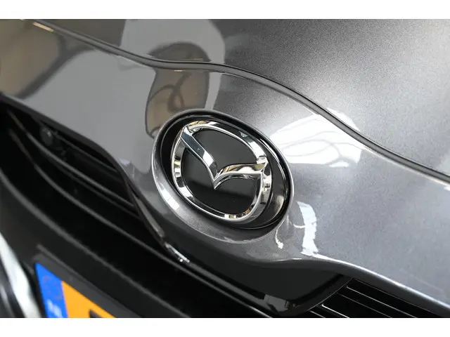 Mazda 2 Hybrid 116 automaat Select 2023 Hybride Benzine 4