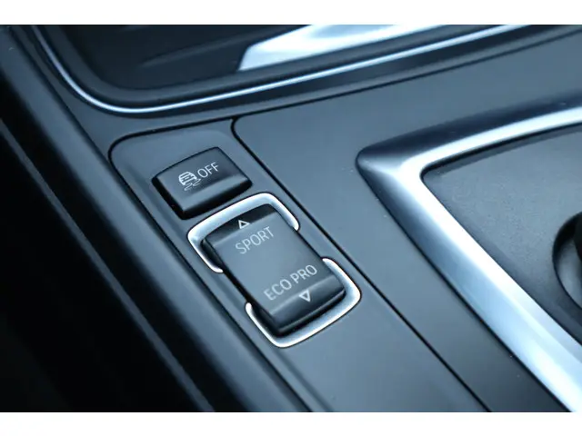 BMW 3 Serie 335i High Executive 2012 Benzine 42