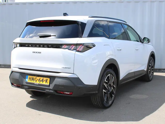 Peugeot 5008 HYBRID 145 ALLURE 2025 Hybride Benzine 7