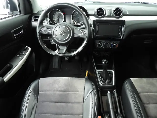 Suzuki Swift 1.2 Select 2020 Benzine 10