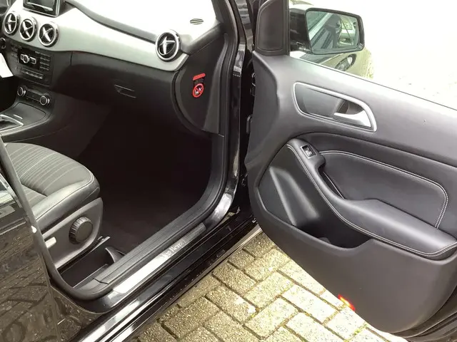 Mercedes-Benz B-Klasse 180 Ambition 2012 Benzine 16
