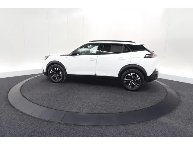 Peugeot 2008 PureTech 130 EAT8 Allure 2022 Benzine 68