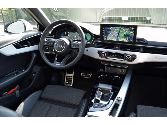Audi A4 Avant 40 TFSI quattro S edition 2022 Benzine 14