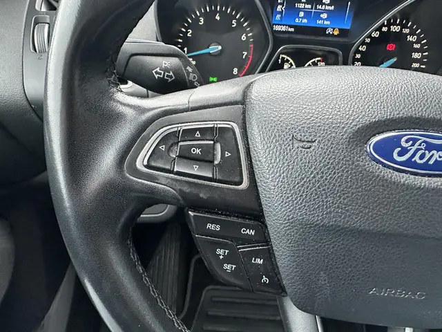 Ford C-MAX 1.0 Titanium 2018 Benzine 18