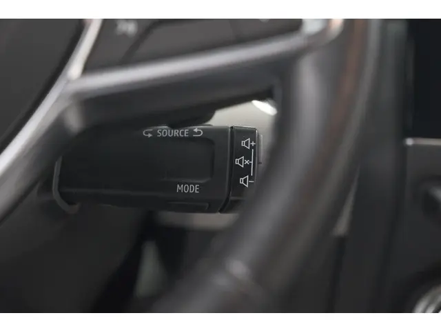 Renault Clio TCe 130 EDC Initiale Paris 2020 Benzine 44