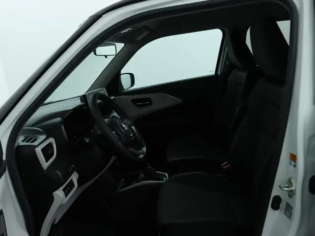 Suzuki Swift 1.2 Style Smart Hybrid 2025 Benzine 17