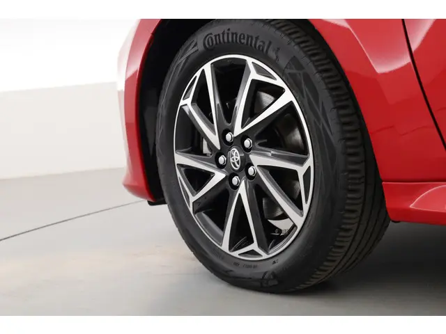 Toyota Yaris 1.5 Hybrid Dynamic 2023 Hybride Benzine 28