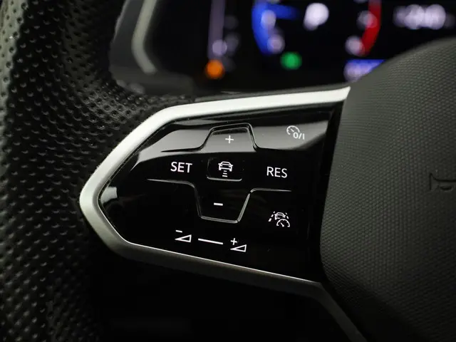 Volkswagen Tiguan 1.5TSI/150PK R-Line DSG 2021 Benzine 12