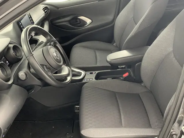 Toyota Yaris 1.5 Hybrid Dynamic 2021 Hybride Benzine 7