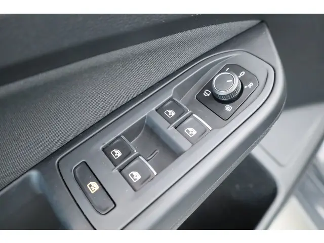 Volkswagen Golf 1.5 eTSI Style DSG 2020 Benzine 9