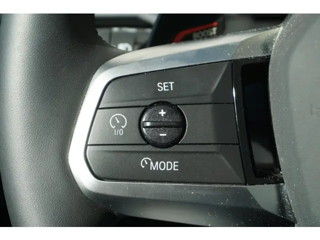 BMW 1 Serie 5-deurs 120 2025 Benzine 27