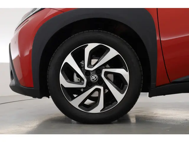Toyota Aygo X 1.0 VVT-i MT Envy 2024 Benzine 32
