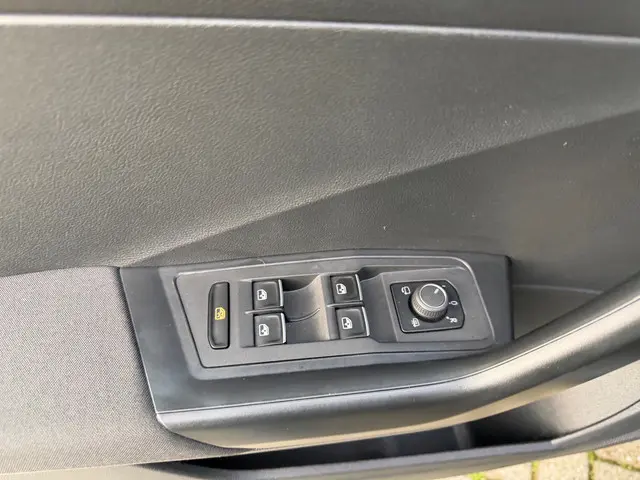 Volkswagen T-Roc 1.5 TSI Sport 2019 Benzine 19