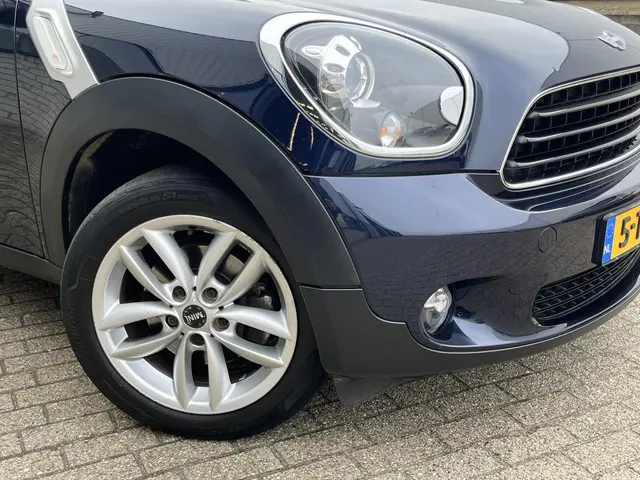 MINI Countryman 1.6 One Knockout Edition 2014 Benzine 34