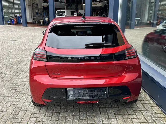 Peugeot 208 1.2 Turbo 100 PK Allure 2025 Benzine 14