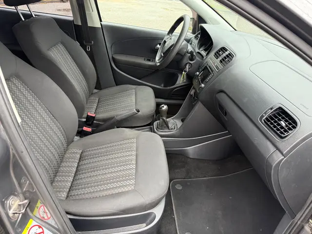 Volkswagen Polo 1.0 Comfortline 2017 Benzine 12