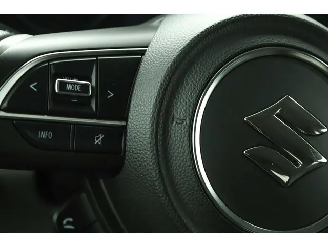 Suzuki Swift 1.2 Select Smart Hybrid 2025 Benzine 19