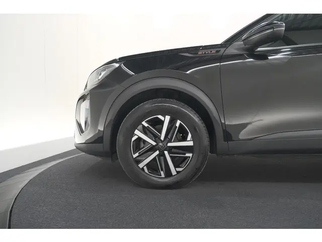 Peugeot 2008 1.2 Hybrid 136 Style 2025 Hybride Benzine 15