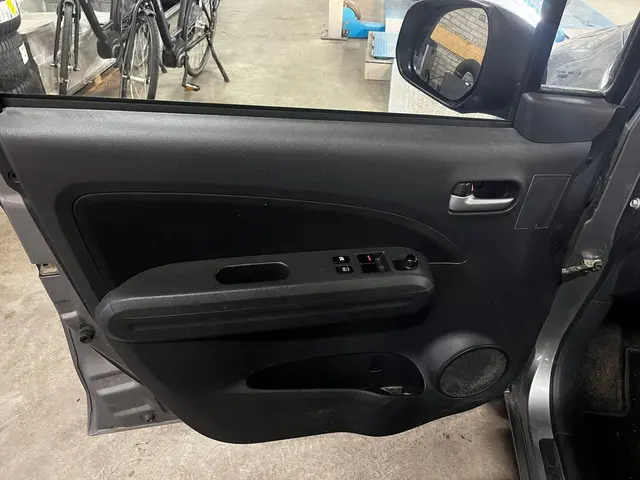 Suzuki Splash 1.0 VVT Exclusive EASSS 2013 Benzine 20